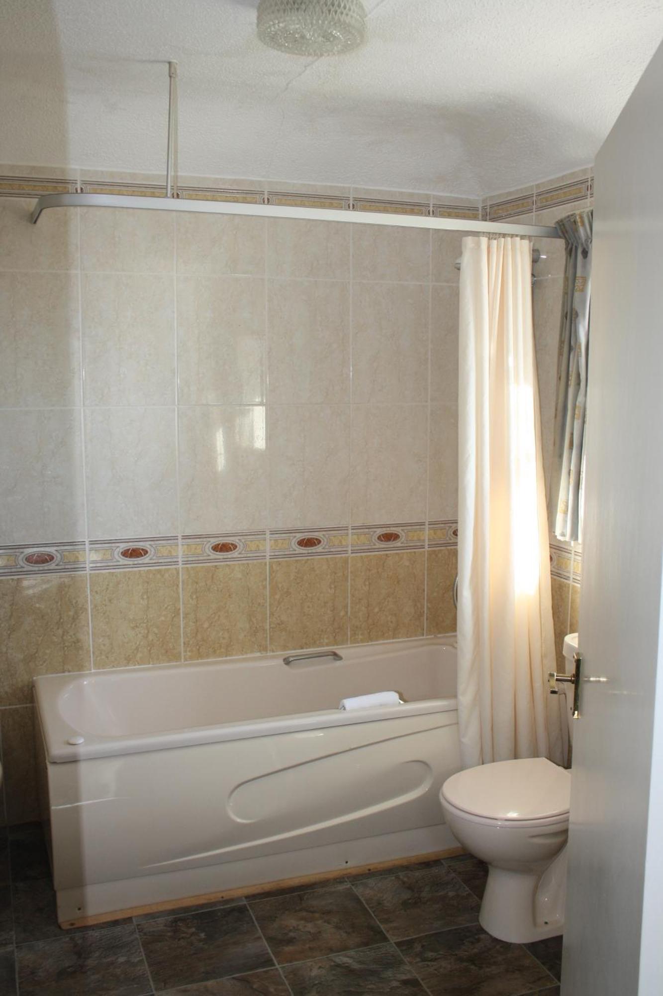 The Devoncourt Bed & Breakfast 3*